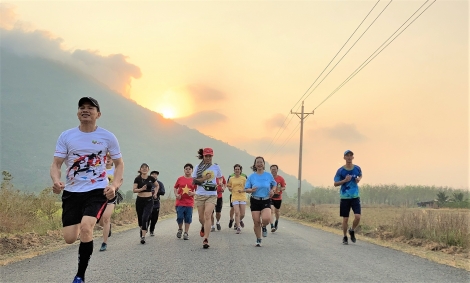 Tây Ninh tổ chức Giải chạy marathon núi Bà Đen lần thứ I năm 2021