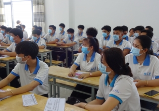 Trường trung cấp Á Châu tổ chức chương trình tư vấn giới thiệu việc làm
