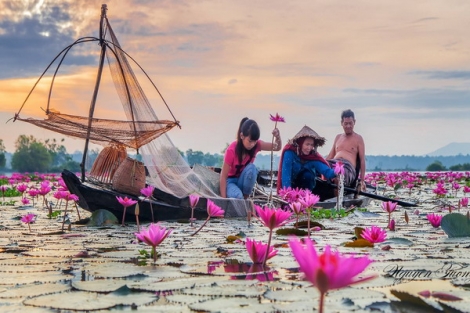 Về phía mặt trời lên