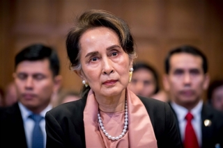 Bà Aung San Suu Kyi bị cáo buộc nhận hối lộ hơn nửa triệu USD