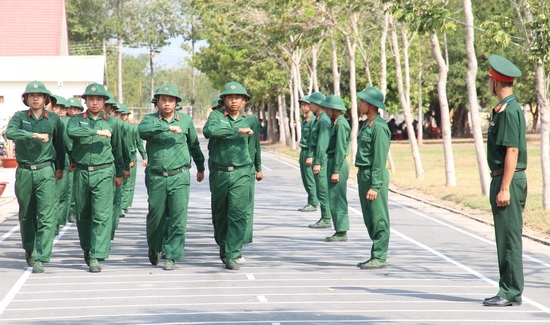 Các chiến sĩ mới hòa nhập môi trường quân đội