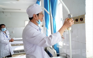 400 nhân viên y tế Bệnh viện đa khoa Tây Ninh được tiêm vaccine phòng Covid-19 từ ngày 24.3