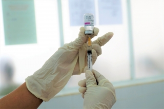 Tây Ninh: Tiêm vaccine phòng Covid-19 cho nhân viên y tế