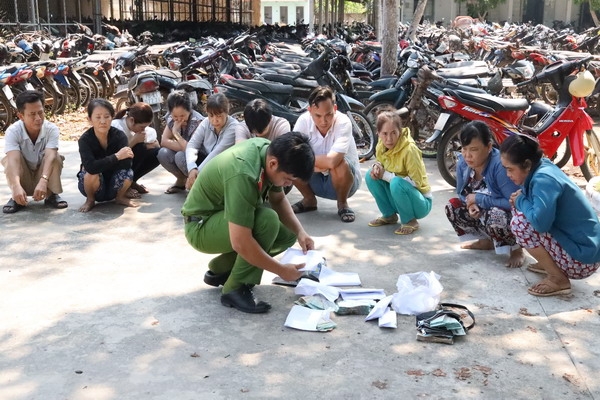 Công an Tân Biên: Bắt sòng bạc thu trên nửa tỷ đồng