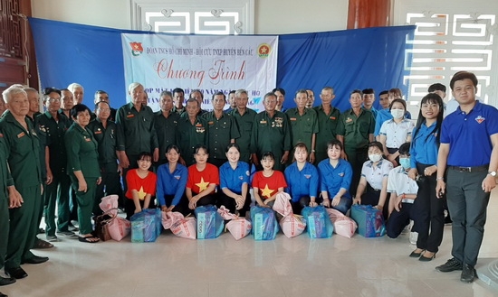 Hội Cựu Thanh niên xung phong huyện Bến Cầu: Họp mặt kỷ niệm 70 năm ngày Bác Hồ tặng thơ thanh niên xung phong