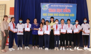 Hội LHPN các cấp thị xã Hoà Thành: Tổ chức nhiều công trình thiết thực chăm lo cho phụ nữ, trẻ em.