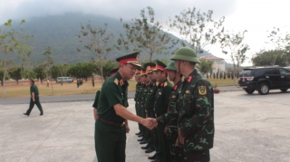 Tư lệnh Quân khu 7: Kiểm tra huấn luyện chiến sĩ mới tại Trung đoàn 174