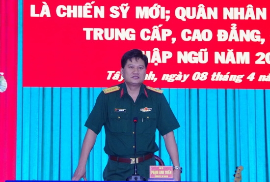 Đảng ủy Sư đoàn 5: Gặp mặt chiến sĩ mới là đảng viên tốt nghiệp trung cấp, cao đẳng, đại học nhập ngũ năm 2021