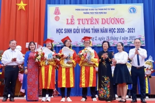 Trường THCS Trần Hưng Đạo tuyên dương 32 học sinh giỏi vòng tỉnh
