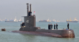 Tàu ngầm Indonesia có thể chìm sâu 700 m