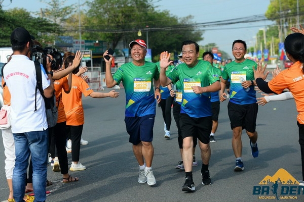 Giải chạy BaDen Mountain Marathon 2021: Nhiều ấn tượng đẹp