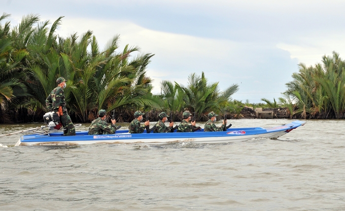 Biên giới căng mình chống dịch.