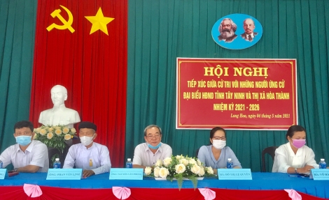 Ứng cử viên đại biểu HĐND thị xã Hoà Thành tiếp xúc cử tri phường Long Hoa