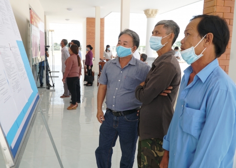 Ứng cử viên đại biểu HĐND tỉnh, huyện: Tiếp xúc cử tri, vận động bầu cử tại xã Long Giang