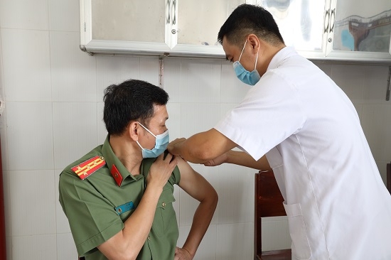 Tiêm vaccine phòng dịch Covid-19