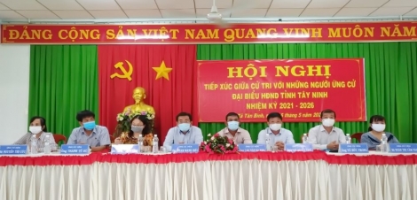 Tiếp xúc cử tri vận động bầu cử tại xã Tân Bình, huyện Tân Biên