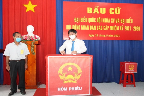 Cử tri Tây Ninh hân hoan đi bầu cử