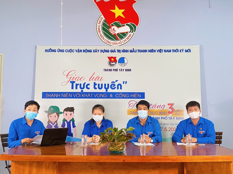 Giao lưu trực tuyến “Thanh niên với khát vọng và cống hiến”