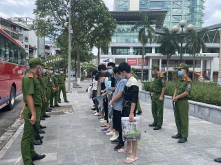 Công an Tây Ninh: Trao trả 54 người Trung Quốc nhập cảnh trái phép