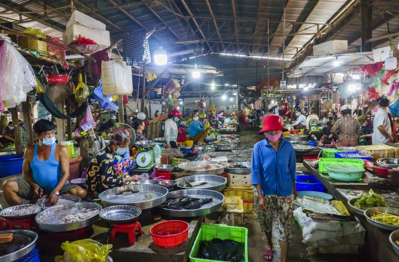 Tân Châu nhắc nhở, xử phạt nhiều trường hợp không đeo khẩu trang nơi công cộng