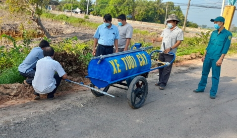 Xã Hiệp Thạnh ra quân hưởng ứng Ngày môi trường thế giới