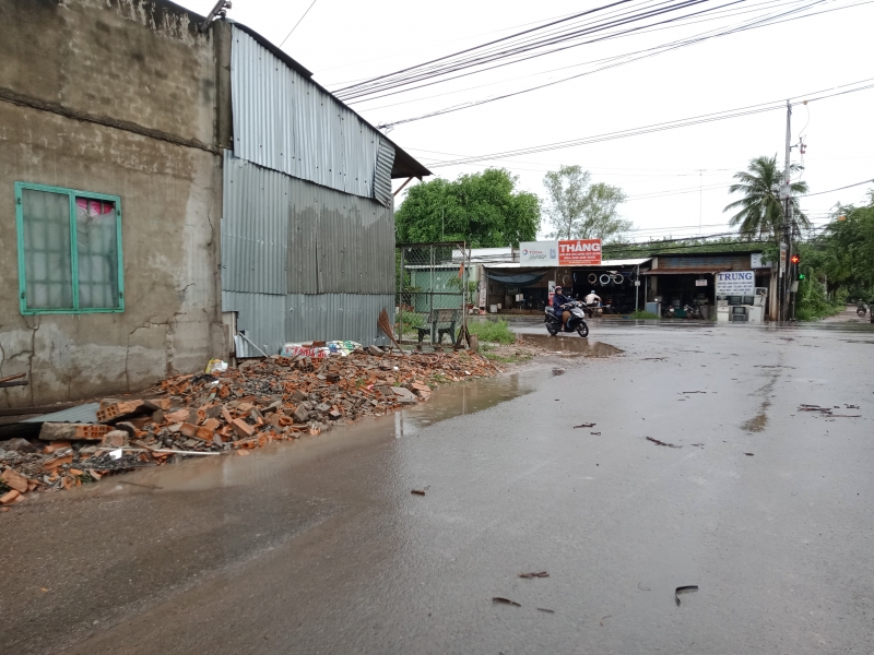 Mái hiên, tường rào che khuất tầm nhìn giao thông tại ngã ba đường ĐT.784 và đường Láng – Phước Ninh đã được tháo dỡ