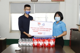 Tỉnh Đoàn: Tặng 3.600 phần quà phòng, chống dịch Covid-19 cho Công ty Pou Hung Việt Nam
