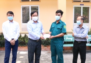 Lãnh đạo tỉnh, huyện Gò Dầu: Thăm động viên lực lượng làm nhiệm vụ tại khu cách ly tập trung trên địa bàn huyện