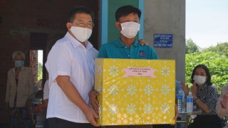 Công đoàn Viên chức tỉnh: Trao tặng nhà “Mái ấm công đoàn” tại huyện Châu Thành