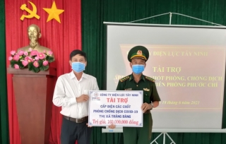Điện lực Tây Ninh: Tài trợ cấp điện cho các chốt phòng, chống dịch Covid- 19 trên tuyến biên giới thị xã Trảng Bàng