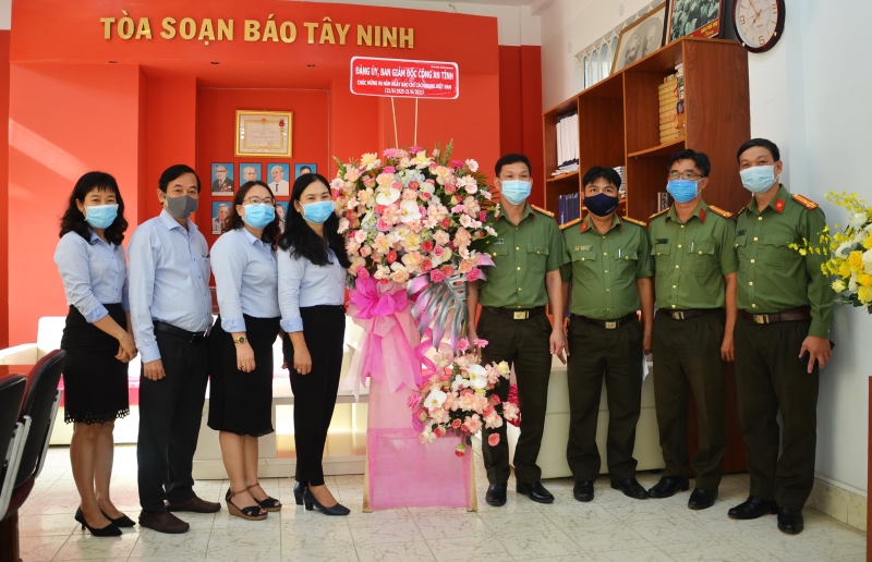 Công an tỉnh: Thăm, chúc mừng Báo Tây Ninh nhân ngày 21.6