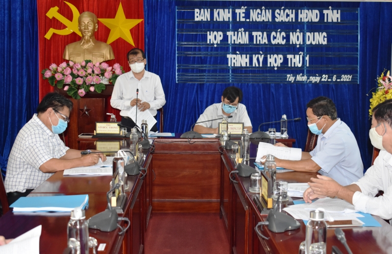 Ban Kinh tế - Ngân sách HĐND tỉnh họp thẩm tra các nội dung trình kỳ họp thứ 1, HĐND tỉnh Khóa X