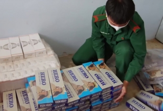 Đồn Biên phòng Kà Tum bắt giữ hơn 7.000 gói thuốc lá nhập lậu