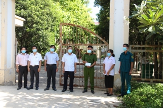 Đoàn công tác MTTQ Việt Nam tỉnh thăm cán bộ, nhân viên làm nhiệm vụ tại khu cách ly