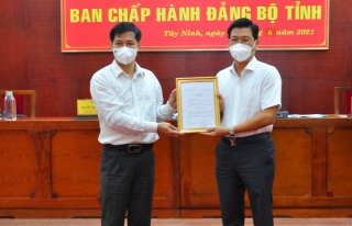 Ông Nguyễn Mạnh Hùng giữ chức Phó Bí thư Tỉnh uỷ