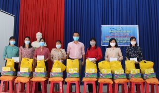Hội LHPN thị xã Hoà Thành: Tổ chức chương trình “Đồng hành cùng phụ nữ biên cương” tại huyện Tân Biên