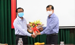 Tặng máy xét nghiệm virus SARS-CoV-2 cho Tây Ninh