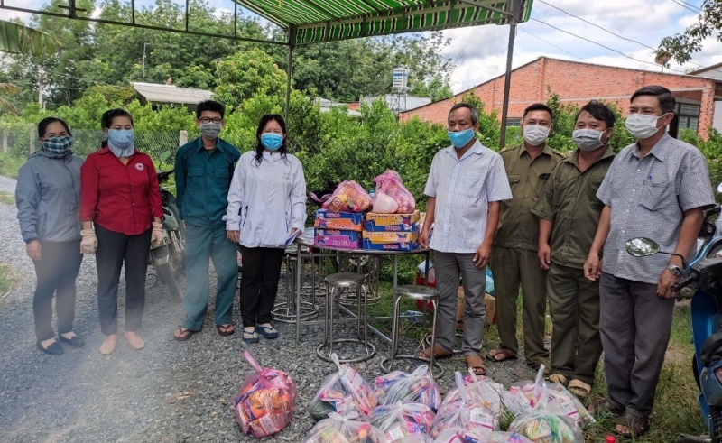 Hỗ trợ người dân trong vùng phong tỏa