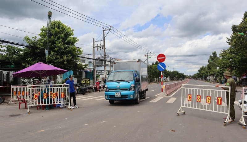 Chủ tịch UBND tỉnh chỉ đạo: Đảm bảo vận chuyển hàng hoá thông suốt trên địa bàn tỉnh