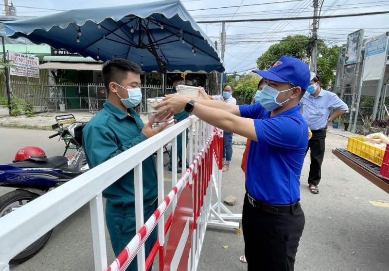 Phường IV, TP.Tây Ninh: Tổ chức Chương trình “Bữa cơm yêu thương” cho lực lượng làm nhiệm vụ tại các chốt phòng, chống dịch