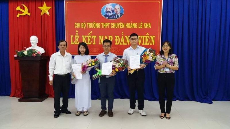 Tiếp tục đẩy mạnh phát triển đảng viên trong học sinh