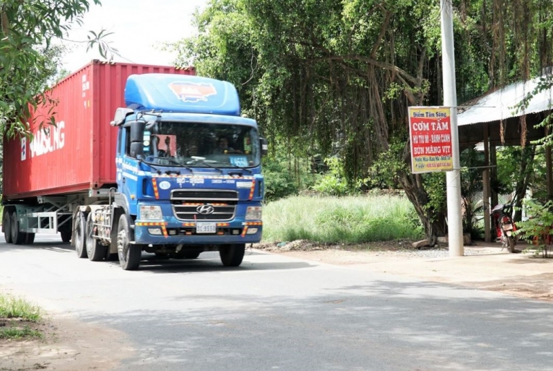 Lãnh đạo huyện Tân Biên thăm các chốt phòng, chống dịch