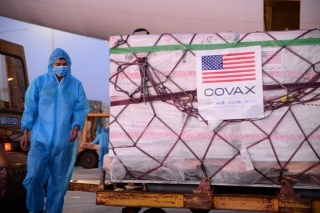 Hơn 3 triệu liều vaccine Covid-19 Moderna do Mỹ hỗ trợ thông qua COVAX đã về Việt Nam