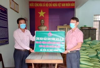 Công đoàn Ngân hàng Chính sách xã hội Việt Nam: Ủng hộ công tác phòng, chống dịch Covid-19 trên địa bàn huyện Gò Dầu