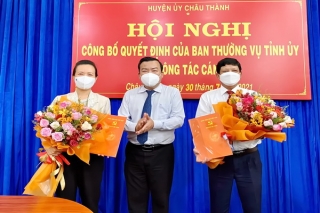 Phó Bí thư Thường trực Tỉnh uỷ Phạm Hùng Thái trao quyết định về công tác cán bộ tại huyện Châu Thành