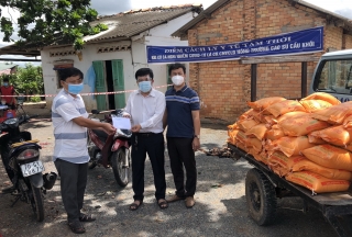 Báo Tây Ninh: Tiếp tục vận động hỗ trợ địa phương vùng dịch