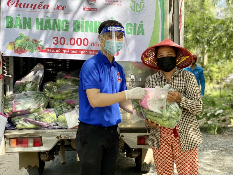 Hoà Thành: Ra mắt mô hình “Chuyến xe bán hàng bình ổn giá”