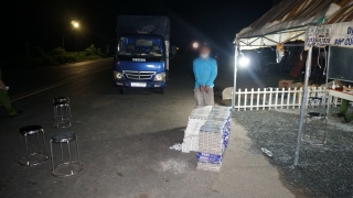 Công an Huyện Tân Châu: Bắt giữ đối tượng vận chuyển 2.900 gói thuốc lá nhập lậu