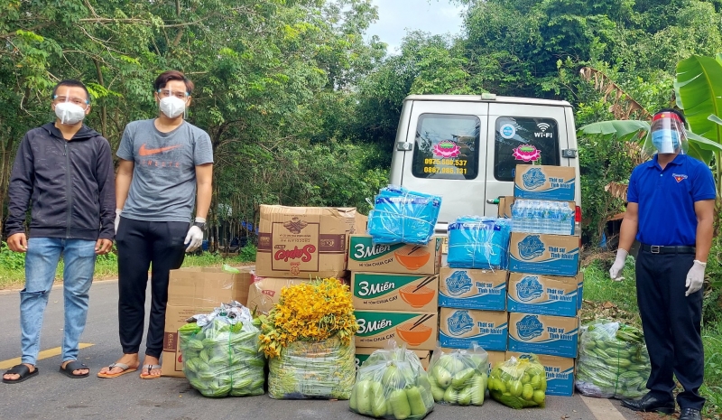 Hỗ trợ nhu yếu phẩm và vật phẩm phục vụ công tác phòng chống dịch