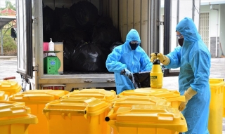Chỉ đạo việc thu gom, vận chuyển và xử lý rác thải y tế phòng, chống dịch bệnh COVID-19
